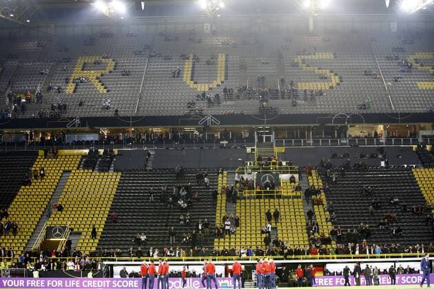 English players have a look at the pitchduring the friendly match between Germany and England on March 22, 2017 at the Signal Iduna Park stadium in Dortmund, Germany. Germany v England Friendly match 2016 2017 xVIxxIVx 7400658