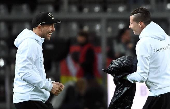 22.03.2017, xjhx, Fussball Freundschaftsspiel, Deutschland - England, emspor, v.l. Lukas Podolski (Deutsche Fussball Nationalmannschaft DFB), Julian Draxler (Deutsche Fussball Nationalmannschaft DFB) Dortmund