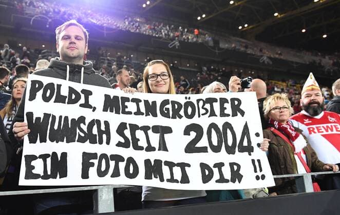 Fussball, Herren, Saison 2016 17, Länderspiel in Mönchengladbach, Deutschland - England, Fans danken Lukas Podolski (Deutschland), 22.03. 2017,