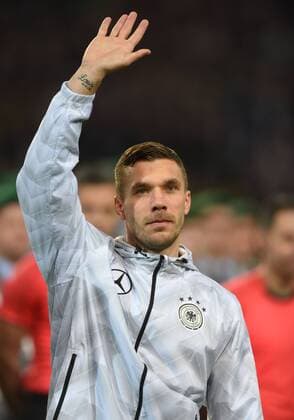 Fußball-Länderspiel: Deutschland - England 22.03.2017 in Dortmund. Lukas Podolski (Deut.) wird vom DFB geehrt. HM