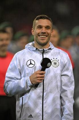 22.03.2017, Fussball Test-Länderspiel, Deutschland - England, in Dortmund, Signal-Iduna-Park-Stadion Dortmund, Lukas Podolski (Deutschland) hält seine Abschiedsrede. 