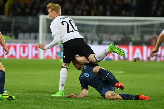 GER, FSP, Deutschland (GER) vs England (ENG) 22.03.2017, Signal-Iduna-Park , Dortmund , GER, FSP, Deutschland (GER) vs England (ENG) im Bild picture shows: Julian Brandt (Deutschland GER 20),im Zweikampf gegen Eric Dier (England ENG 8), Foto © nordphoto Meuter nordphotox xMeuter