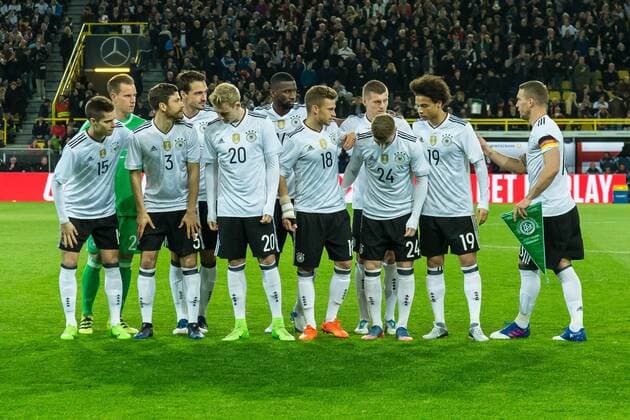 Dortmund, Germany 22.03.2017, Laenderspiel, Deutschland - England, oben l-r Torwart Bernd Leno (GER) Mats Hummels (GER) Antonio Ruediger (GER) Sami Khedira (GER) Lukas Podolski (GER) untere Reihe l-r Julian Weigl (GER) Jonas Hector (GER) Julian Brandt (GER) Joshua Kimmich (GER) Timo Werner (GER) Leroy Sane (GER) ( DeFodi507