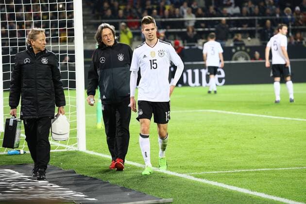Julian Weigl (Deutschland Germany) verletzt - 22.03.2017: Deutschland vs. England, Westfalenstadion Dortmund