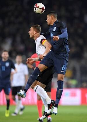 FUSSBALL INTERNATIONAL TESTSPIEL IN DORTMUND 22.03.2017 Deutschland - England Lukas Podolski (li, Deutschland) gegen Chris Smalling (re, England) 