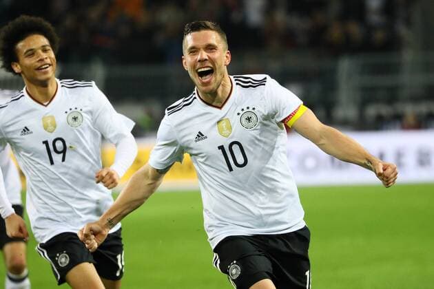 celebrate the goal, Torjubel zum 1:0 von Lukas Podolski (Deutschland Germany) - 22.03.2017: Deutschland vs. England, Westfalenstadion Dortmund