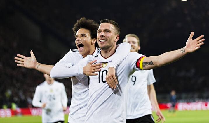 Themen der Woche - SPORT Bilder des Tages - SPORT Dortmund, 22.03.2017 Torjubel: Lukas Podolski (Deutschland), Leroy Sane (Deutschland) Deutschland - England