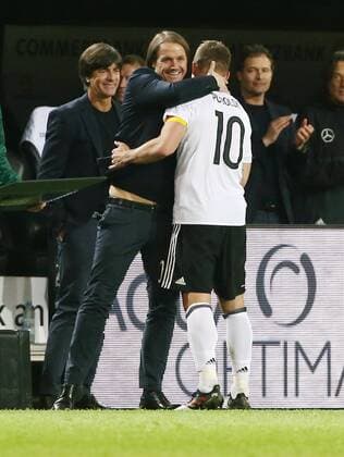 Auswechselung Lukas Podolski, Co Trainer Thomas Schneider, Trainer Joachim Löw Fußball Fussball Länderspiel Freundschaftsspiel Saison 2016 2017 22.03.2017 DFB Nationalmannschaft GER BRDeutschland vs. England ENG