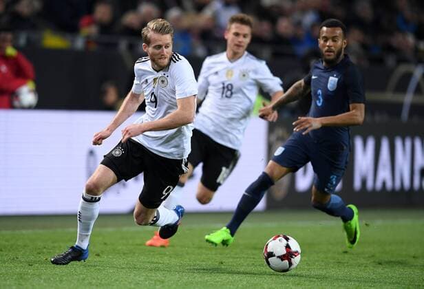 FUSSBALL INTERNATIONAL TESTSPIEL IN DORTMUND 22.03.2017 Deutschland - England Andre Schuerrle (li, Deutschland) gegen Ryan Bertrand (re, England) 