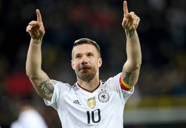 Deutschland, Dortmund, Signal Iduna Park, 22.03.2017, Fussball - Laenderspiel - Deutschland - England Bild: Lukas Podolski (Deutschland, 10) verabschiedet sich Copyright: HMBxMedia xHeikoxBecker