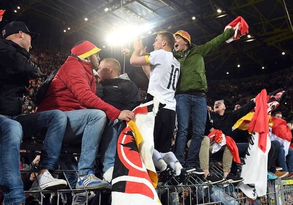 22.03.2017, xjhx, Fussball Freundschaftsspiel, Deutschland - England, emspor, v.l. Lukas Podolski (Deutsche Fussball Nationalmannschaft DFB) Dortmund
