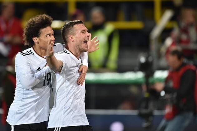 Dortmund, Signal Iduna Park, 22.03.17, Fußball - Länderspiel - Deutschland - England Bild: Lukas Podolski (Deutschland) macht das Tor zum 1:0, Jubel xsmmpJPGx