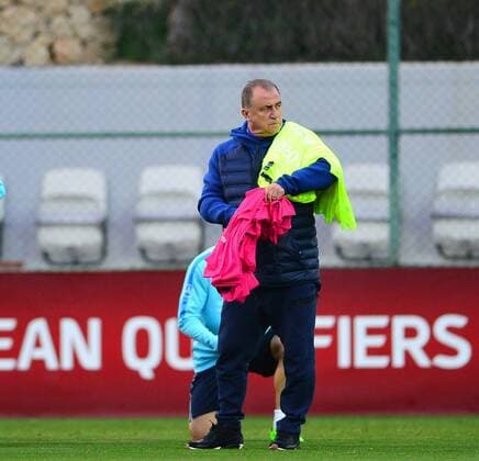 Fußball, Nationalteam Türkei, Training Turkey National Football Team Coach Fatih Terim during a training session in Belek, Antalya, Turkey on March 23 2017, a day before their 2018 FIFA World Cup WM Weltmeisterschaft Fussball Qualifiers match against Finland . 