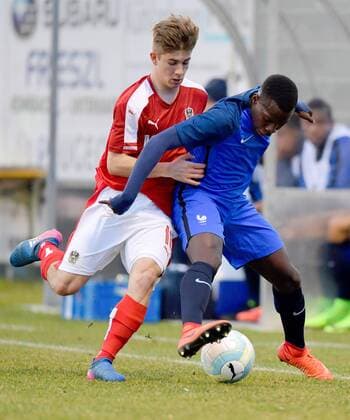 SOCCER - U17 U 17 EURO quali, AUT vs FRA ROHRBACH,AUSTRIA,23.MAR.17 - SOCCER - UEFA European Under-17 Championship, qualifiers, Elite round, OEFB international match Länderspiel Austria vs France. Image shows Romano Schmid (AUT) and Claudio Gomes (FRA). GEPAxpictures xMichaelxRiedler