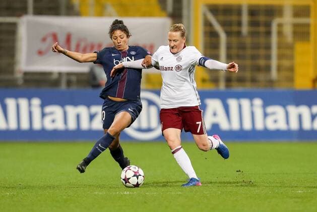 Muenchen, Germany, 23.03.2017, Champions League Viertelfinale, Frauen, FC Bayern Muenchen - Paris Saint-Germain, Cristiane (PSG) und Melanie Behringer (FCB) im Zweikampf ( DeFodi507