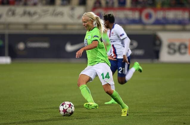 Wolfsburg vs Lyon, CL Frauen Wolfsburg, Deutschland 23.03.2017, FUßBALL - VfL Wolfsburg vs Olympique Lyon, 1 4 Finale, UEFA Frauen Champions League, Saison 2016-17. Bild zeigt: Pernille Harder (VfL Wolfsburg) Wolfsburg