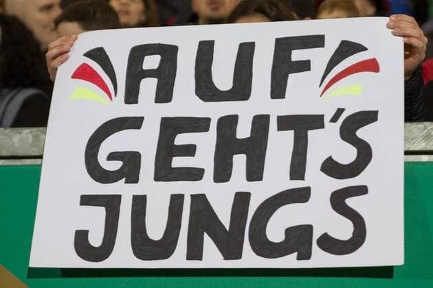 Fans, Publikum, Zuschauer, Stimmung, Fußball, Länderspiel, U21 U 21 Deutschland - England, xprx