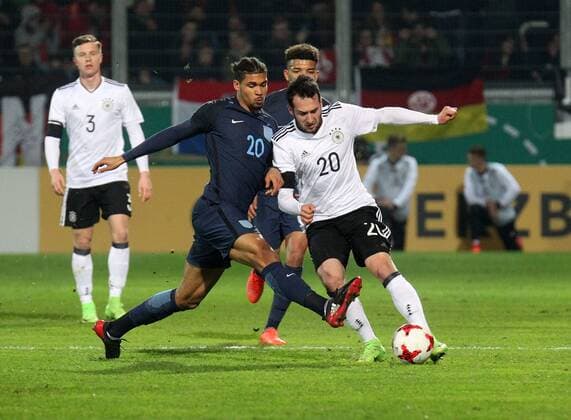 24.03.2017, xsvx, Fussball Freundschaftsspiel, Deutschland U21 U 21 - England U21, emspor, v.l. Ruben Loftus-Cheek (England U21) Levin Öztunali (DFB U21) Wiesbaden