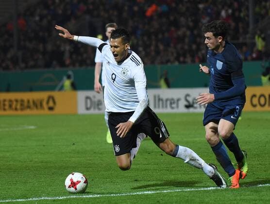 24.03.2017, xhbx, Fussball Freundschaftsspiel, Deutschland U21 U 21 - England U21, emspor, v.l. Davie Selke (Deutschland U21), Ben Chilwell (England U21) Wiesbaden