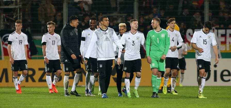 Fußball U21 U 21 Länderspiel: Deutschland - England am 24.03.2017, International Friendly Länderspiel Men under 21, Germany - England, Brita-Arena Wiesbaden, Germany, xmdx, freundschaftsspiel, testspiel, 1-0 Sieg fuer die Deutsche U21 Nationalmannschaft Deutschland - England