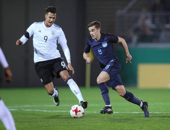 24.03.2017, Fussball U21 U 21 Laenderspiel 2017, Deutschland - England 1:0, Davie Selke (Deutschland), li., gegen Harry Winks (England)