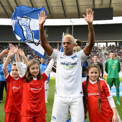 Themen der Woche - SPORT Bilder des Tages - SPORT Fussball, Herren, Saison 2016 2017, Abschiedsspiel Marcelinho, Marcelinho vor dem Spiel, 25.03.17,