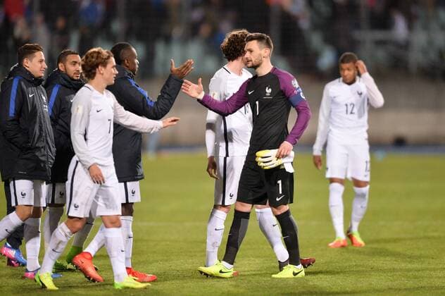 01 HUGO LLORIS (fra) - 17 Florian Thauvin (fra) - JOIE FOOTBALL : Luxembourg vs France - Qualifications Coupe du Monde 2018 - 25 03 2017 AnthonyBIBARD FEP Panoramic 