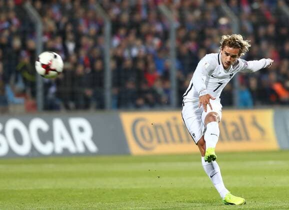 (170326) -- LUXEMBOURG, March 26, 2017 -- Antoine Griezmann of France competes during the FIFA World Cup WM Weltmeisterschaft Fussball 2018 qualifying football match between France and Luxembourg in Luxembourg, March 25, 2017. ) (SP)LUXEMBOURG-FOOTBALL-WORLD CUP-QUALIFYING GongxBing 
