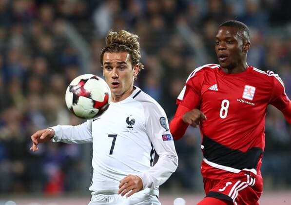 (170326) -- LUXEMBOURG, March 26, 2017 -- Antoine Griezmann (L) of France competes during the FIFA World Cup WM Weltmeisterschaft Fussball 2018 qualifying football match between France and Luxembourg in Luxembourg, March 25, 2017. ) (SP)LUXEMBOURG-FOOTBALL-WORLD CUP-QUALIFYING GongxBing 