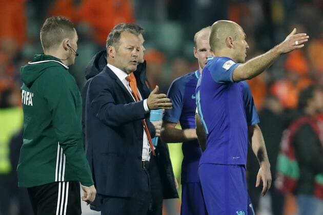 (L-R) 4th official John Beaton, coach Danny Blind of Holland, Arjen Robben of Holland, Davy Klaassen of Holland,during the FIFA World Cup WM Weltmeisterschaft Fussball 2018 qualifying match between Bulgaria and Netherlands on March 25, 2017 at Vasil Levski National Stadium in Sofia, Bulgaria Bulgaria v Netherlands FIFA World Cup 2018 qualifying group A 2016 2017 xVIxxIVx 7428898