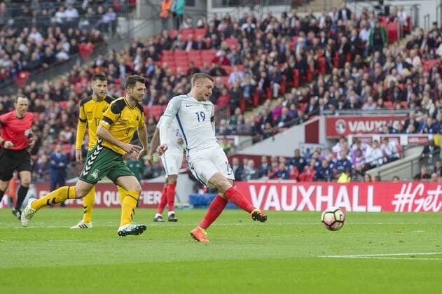 Fußball, WM Quali, England - Litauen Jamie Vardy of England scores his sides second goal during the 2018 World Cup Qualifier Group F match between England and Lithuania at Wembley Stadium, London, England on 26 March 2017. Copyright: xDarrenxMusgrovex 14620038