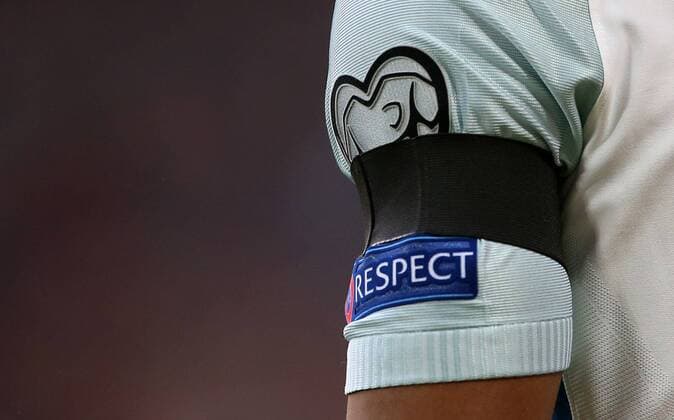 England s players wear a black armband during the World Cup Qualifying match at Wembley Stadium, London. Picture date: March 26th, 2017. Pic credit should read: David Klein Sportimage EDITORIAL USE ONLY. No use with unauthorised audio, video, data, fixture lists, club league logos or live services. Online in-match use limited to 120 images, no video emulation. No use in betting, games or single club league player publications.