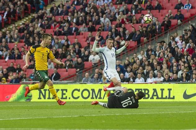 Fußball, WM Quali, England - Litauen Jamie Vardy of England lifts the ball over the keeper, but also over the goal frame during the 2018 World Cup Qualifier Group F match between England and Lithuania at Wembley Stadium, London, England on 26 March 2017. Copyright: xDarrenxMusgrovex 14620074