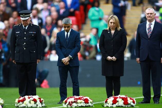 Fußball, WM Quali, England - Litauen L-R: Acting Metropolitan Police Commissioner Craig Mackey, Mayor of London Sadiq Khan, Karen Bradley, Secretary of State for Culture, Media and and FA Chairman Greg Clarke all laid wreaths for the victims of the Westminster attack before the England v Lithuania World Cup Qualifier played at Wembley Stadium, on March 26, 2017. 