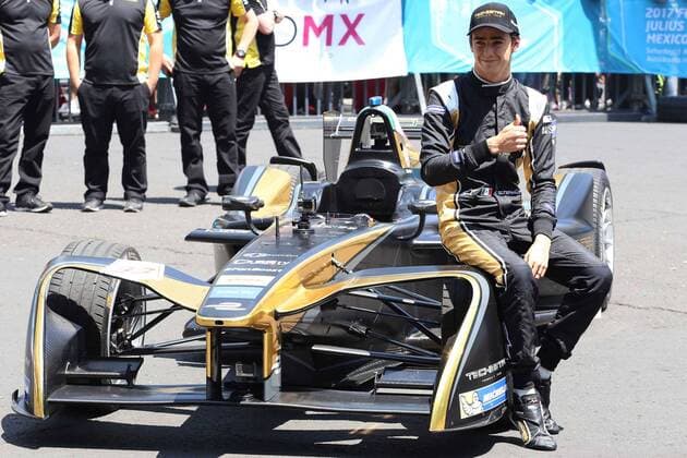 Formula E, Promotion Event mit Esteban Gutierrez in Mexiko-Stadt March 26, 2017 - Mexico - EUM20170326DEP07.JPG .CIUDAD DE MEXICO motor racing Motorsport Automovilismo-Formula E.- Aspectos del evento en el que el piloto mexicano Esteban Gutierrez condujo por primera vez el bolido que lo acompanara el resto de la temporada de la Formula E, en un recorrido organizado en el Paseo de la Reforma en la Ciudad de Mexico, este domingo 26 de marzo de 2017. Foto: Agencia EL UNIVERSAL AFBV Latin News - March 26, 2017  - ZUMAu78_ 20170326_zaf_u78_032 Copyright: xBerenicexFregosox