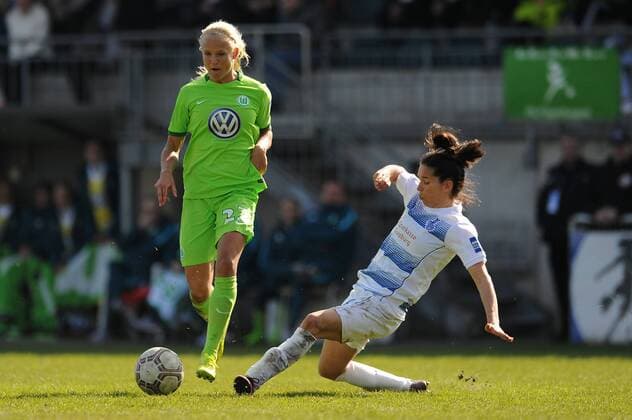 Marina Himmighofen ( rechts MSV Duisburg ) im Zweikampf mit Pernille Harder ( links VFL Wolfsburg ) 26.03.2017 --- Fussball --- 1. Bundesliga --- MSV Duisburg vs VFL Wolfsburg Duisburg Copyright: xThienelx Eibner-Pressefotox EP_ttl