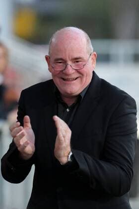 Siegfried Dietrich (Manager, Frankfurt), klatscht in die Hände, Klatschen, Applaus, applaudiert, motiviert das Team, Motivation, Freude, freundlich, fröhlich, strahlend, optimistisch, Einzelbild, Aktion, Action, Fussball, Allianz Frauen-Bundesliga, 1. FFC Frankfurt - SC Freiburg, xozx