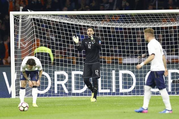 (l-r) Alessio Romagnoli of Italy, Gianluigi Donnarumma of Italyduring the friendly match between Netherlands and Italy at the Amsterdam Arena on March 28, 2017 in Amsterdam, The Netherlands Netherlands v Italy Friendly match 2016 2017 xVIxxIVx 7445812