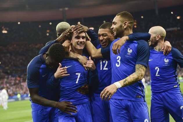Fußball, Frankreich - Spanien joie des joueurs de la France apres le but refuse de Antoine Griezmann (France) FOOTBALL : France vs Espagne - Match Amical- St Denis - 28 03 2017 JBAutissier Panoramic 