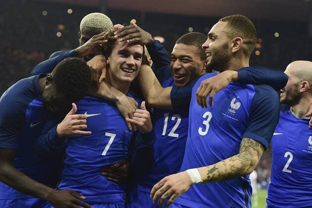 Fußball, Frankreich - Spanien joie des joueurs de la France apres le but refuse de Antoine Griezmann (France) FOOTBALL : France vs Espagne - Match Amical- St Denis - 28 03 2017 JBAutissier Panoramic 