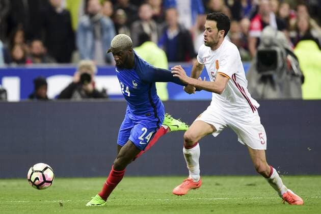 Tiemoune Bakayoko (France) vs Sergio Busquets (Espagne) FOOTBALL : France vs Espagne - Match Amical- St Denis - 28 03 2017 JBAutissier Panoramic 