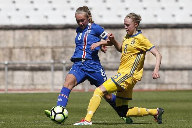 March 28, 2017 - Oeiras, Lisbon, Portugal - Alexandra Jhannsdttir of Iceland and Olivia Wanglun of Sweden during the UEFA U17 U 17 Women s Championship Qualifier match between Iceland and Sweden at National stadium on March 28, 2017 in Oeiras, Portugal. Iceland v Sweden - UEFA U17 Women s Championship  - ZUMAn230 20170328_zaa_n230_207 Copyright: xFilipexAmorimx