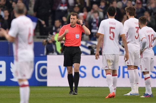 Bilder des Tages - SPORT Felix Zwayer (ARBITRE) - ARBITRAGE VIDEO FOOTBALL : France vs Espagne - Match Amical - 28 03 2017 AnthonyBIBARD FEP Panoramic 