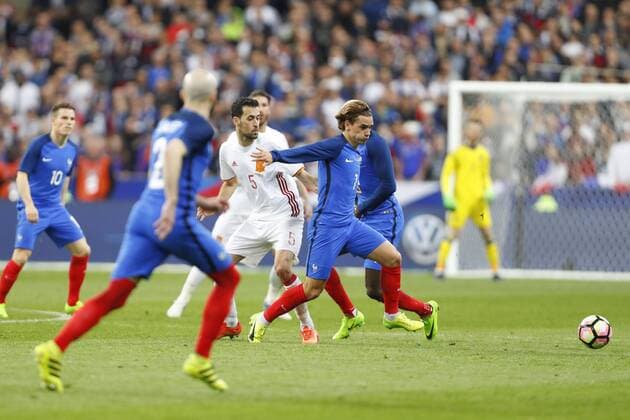 Sergio Busquets (Espagne) vs Antoine Griezmann (France) FOOTBALL : France vs Espagne - Match Amical - 28 03 2017 GwendolineLeGoff Panoramic 