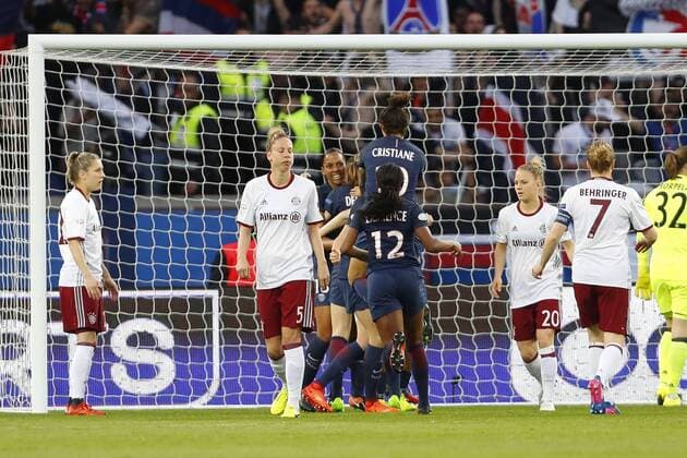 joie Marie Laure Delie (PSG) avec equipe FOOTBALL : Paris Saint Germain vs Bayern Munich - Ligue des Champions - 29 03 2017 GwendolineLeGoff Panoramic 