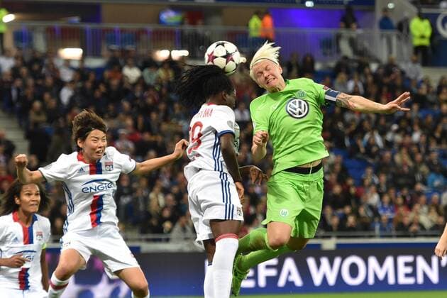 Bilder des Tages - SPORT Griedge M Bock Bathy (lyon) vsNille Fischer (wolfsburg) SOCCER : Olympique Lyon vs VfL Wolfsburg - Champions League - Damen Frauenfussball - Viertelfinale - 29 03 2017 FredericChambert Panoramic 