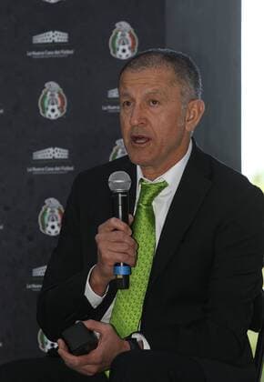 Coach of Mexico s national soccer team Juan Carlos Osorio speaks during the presentation of the FIFA Confederations Cup trophy at the Mexican Soccer Federation in Toluca, Mexico, 30 March 2017. PRESENTATION OF THE CONFEDERATIONS CUP TROPHY !ACHTUNG: NUR REDAKTIONELLE NUTZUNG!  Copyright: xALEXxCRUZx MEX002 20170330-636265041814123351
