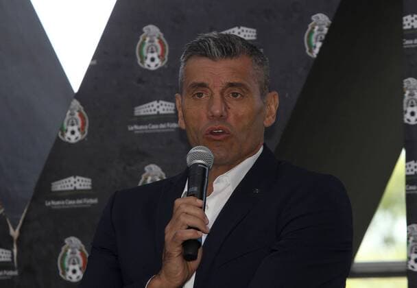 Argentinian former soccer player Sergio Goycochea speaks during the presentation of the FIFA Confederations Cup trophy at the Mexican Soccer Federation in Toluca, Mexico, 30 March 2017. PRESENTATION OF THE CONFEDERATIONS CUP TROPHY !ACHTUNG: NUR REDAKTIONELLE NUTZUNG!  Copyright: xALEXxCRUZx MEX002 20170330-636265041823327115