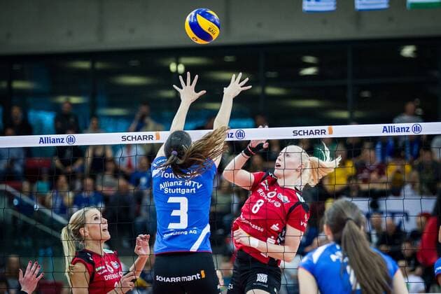 Mareen Apitz (2 DSC), Micheli Tomazela Pissinato (3 MTV) und Barbora Purchartova (8 DSC); 1. Volleyball Bundesliga Play-Off Halbfinale: Allianz MTV Stuttgart vs Dresdner SC, SCHARRena, Stuttgart Germany, 20170401; Stuttgart Copyright: xWuechner Eibner-Pressefotox EP_NWR