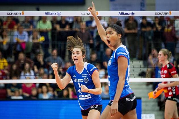 Jubel Valerie Nichol (4 MTV) und Aiyana Whitney (14 MTV); 1. Volleyball Bundesliga Play-Off Halbfinale: Allianz MTV Stuttgart vs Dresdner SC, SCHARRena, Stuttgart Germany, 20170401; Stuttgart Copyright: xWuechner Eibner-Pressefotox EP_NWR